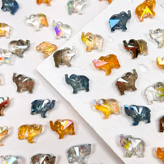 🐘[B166] Faceted Glass Elephant Beads
