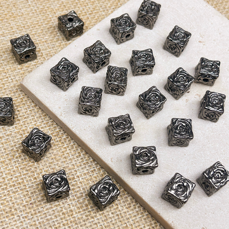 [E295] 10mm Alloy Gunmetal Rose Cube Charm