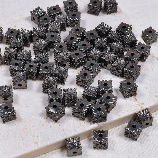 [E225] 8mm Alloy Gunmetal Daisy Cube Charm